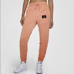 Nike Jordan Flight Fleece Sweatpants in Apricot Agate, XS